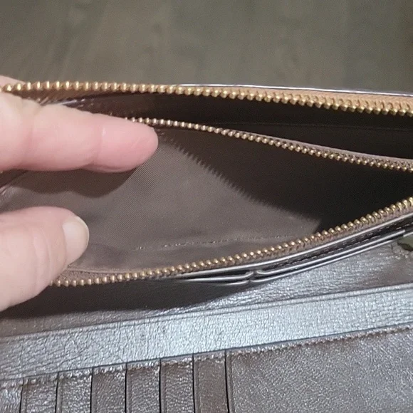 Tory Burch Wallet - Picture 6 of 8